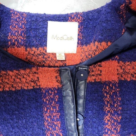 Modloth Bouclè Car Coat - Picture 4 of 6